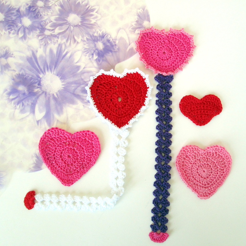 Crochet heart bookmark pattern